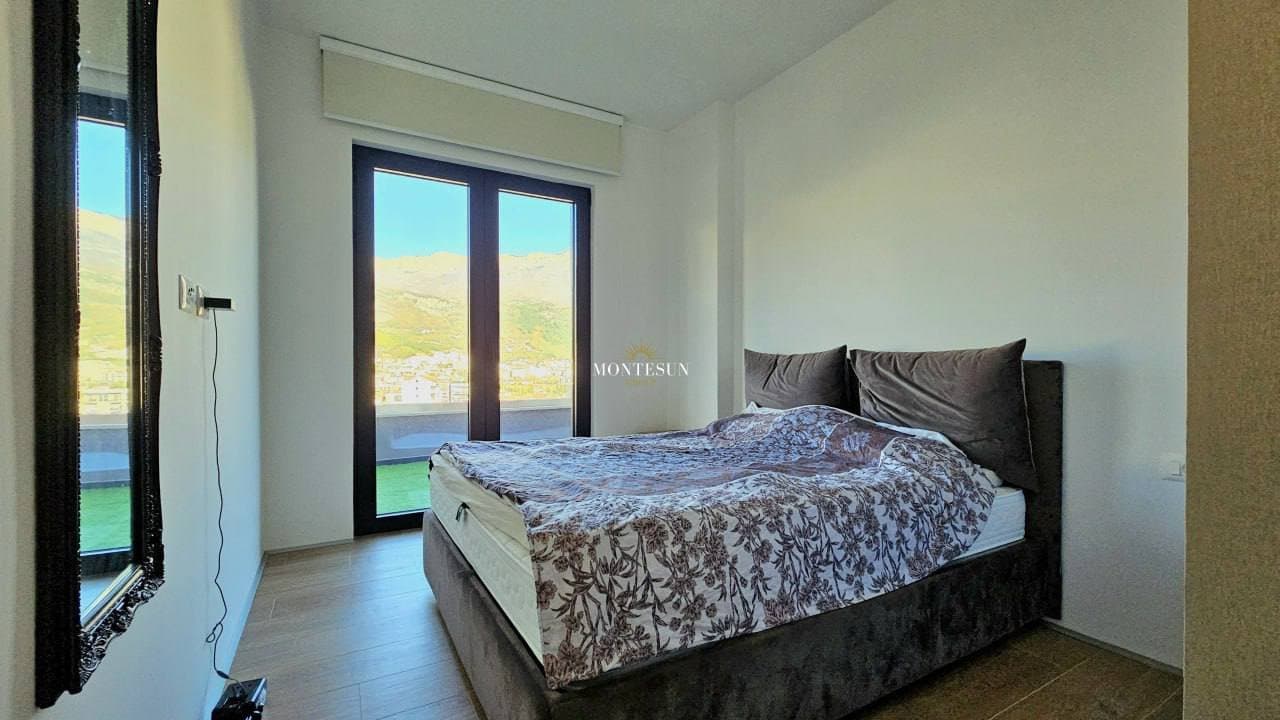 Apartment with 2 bedrooms, 150.00 m2 in Budva