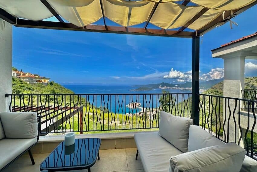 Beautiful One-Bedroom Apartment with Sea Views Above Sveti Stefan