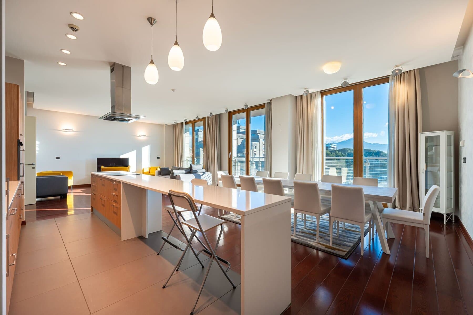 Capital Plaza trosoban stan sa saunom, Podgorica