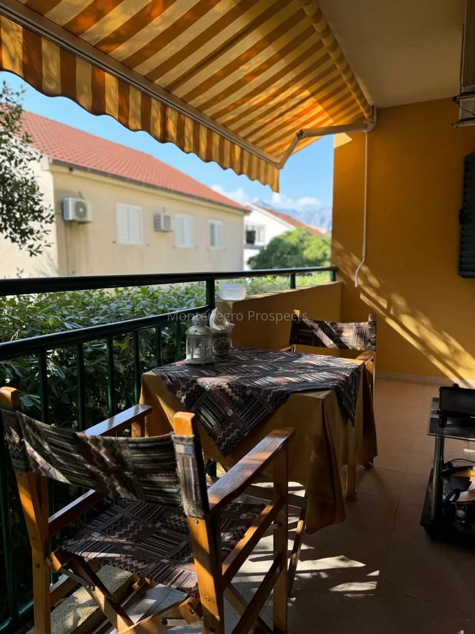 Dvosoban stan 50 m od mora, Dobrota