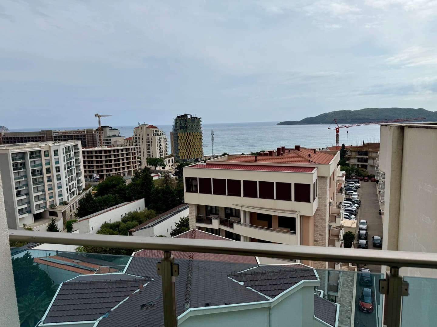 Dvosoban stan sa parkingom Becici