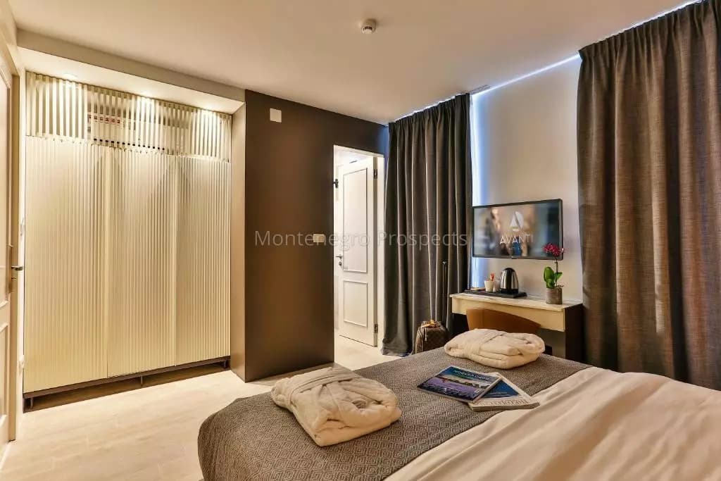 Fantastican, visoko ocijenjen hotel u Budvi na par minuta od plaze Jaz