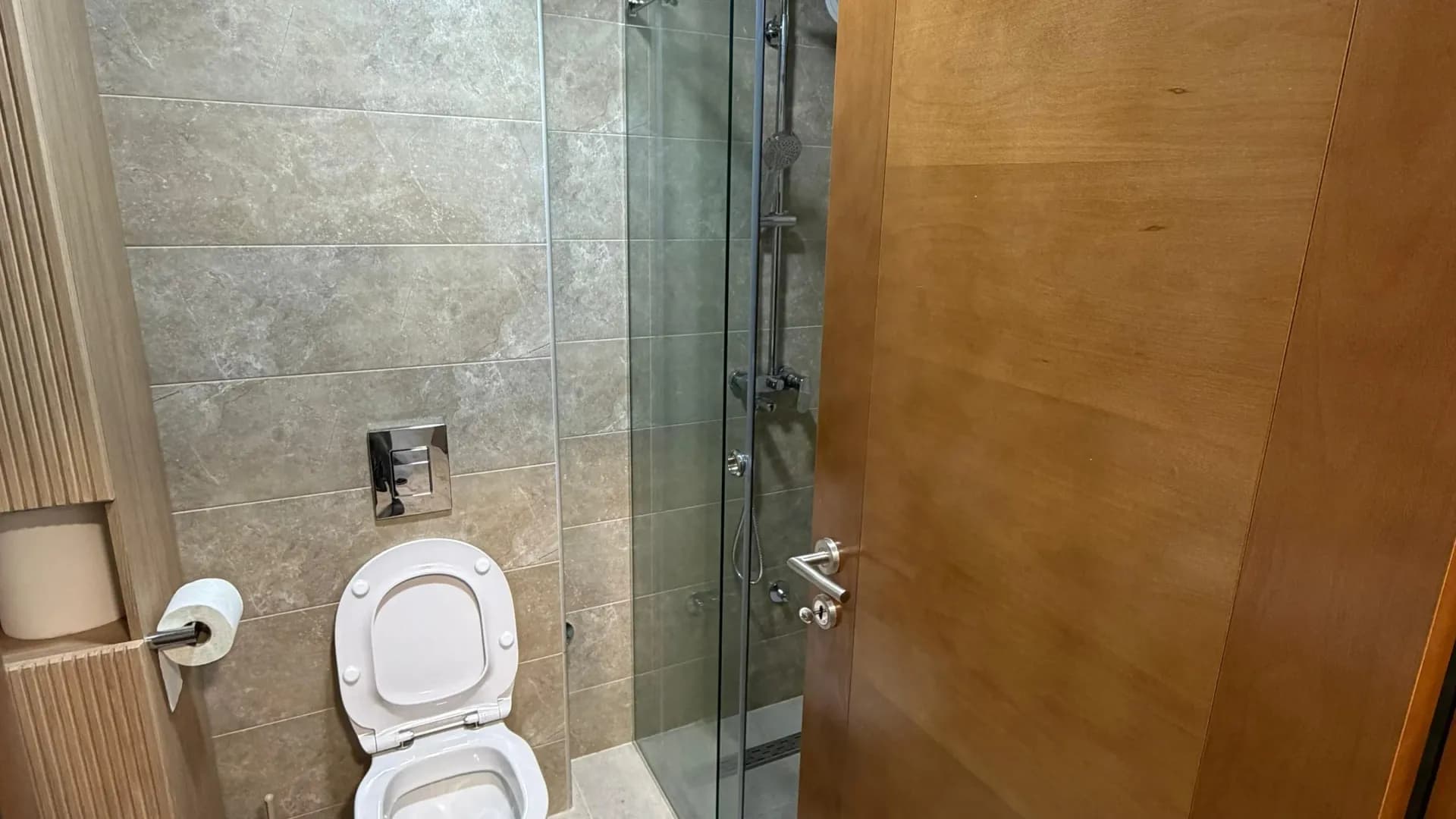 Izdavanje, dvosoban stan, 45m², Centar, Cetinje