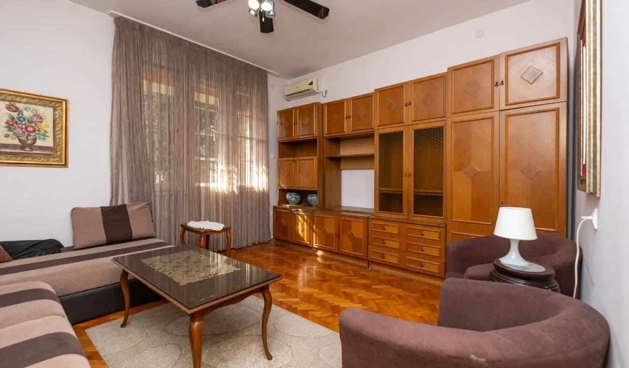Izdavanje, jednosoban stan, 60m², Podgorica, Crna Gora