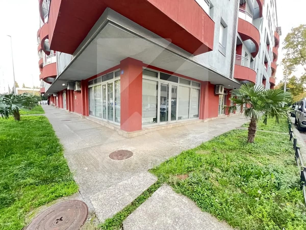 Izdavanje, poslovni prostor, 110m², Preko Morače, Podgorica