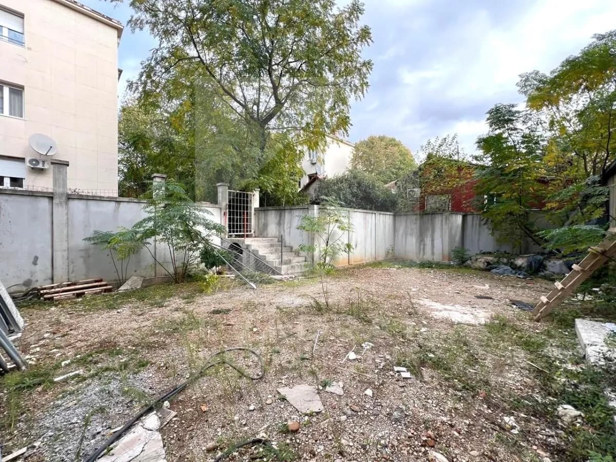Izdavanje, poslovni prostor, 124m², Centar, Podgorica