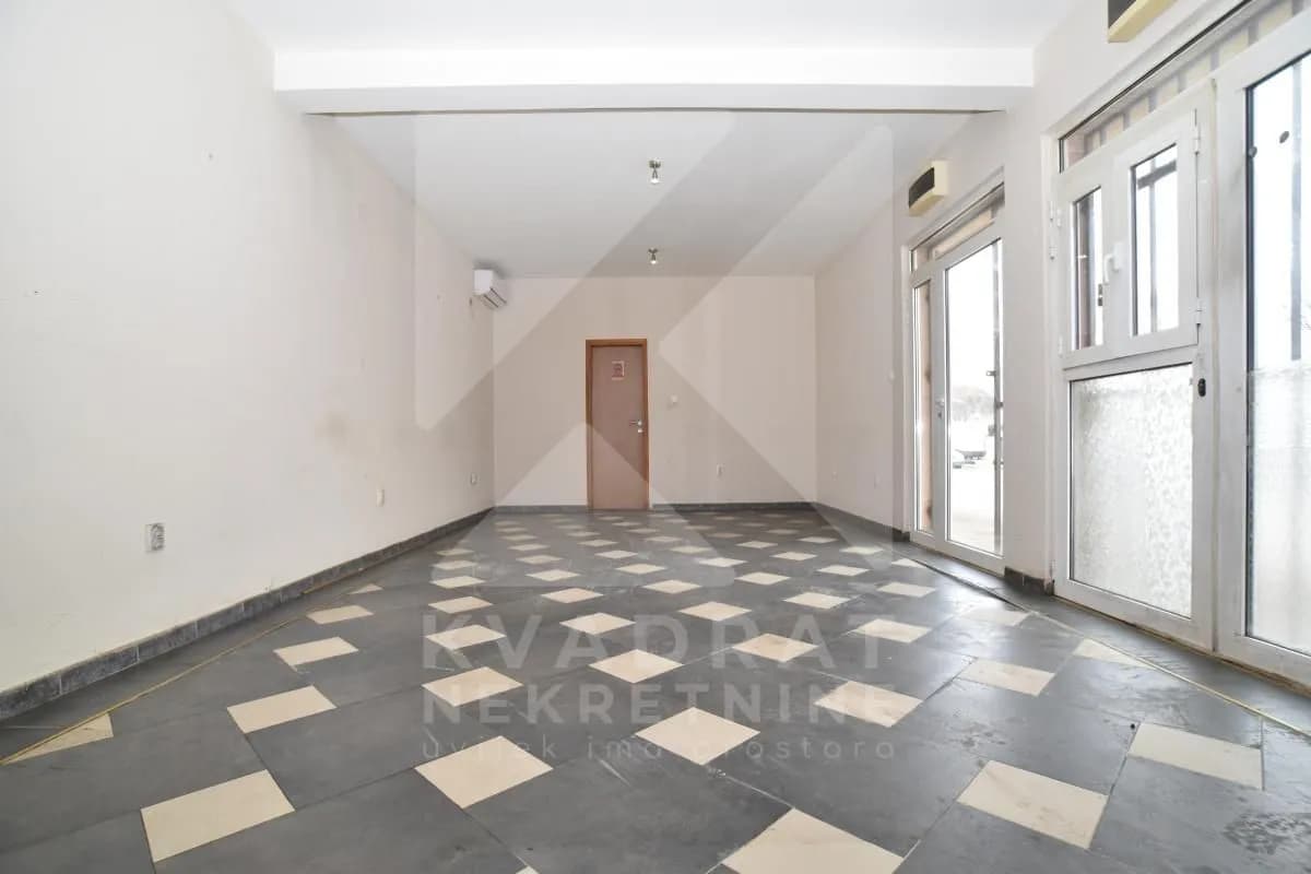 Izdavanje, poslovni prostor, 52m², Konik, Podgorica