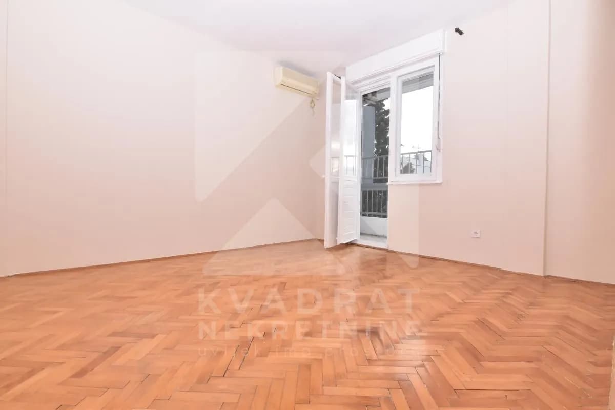 Izdavanje, poslovni prostor, 60m², Preko Morače, Podgorica