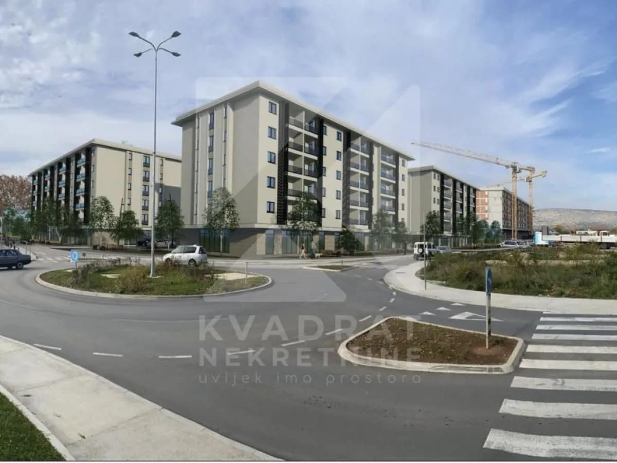 Izdavanje, poslovni prostor, 84m², New City, Podgorica