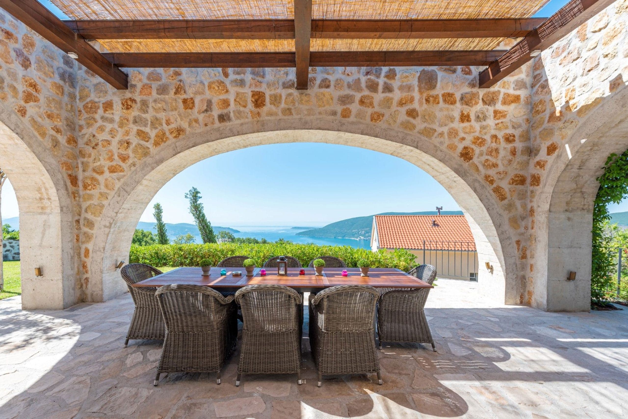 Jedinstven butik kompleks u mediteranskom stilu, sa bazenom, Trebesin, Herceg Novi