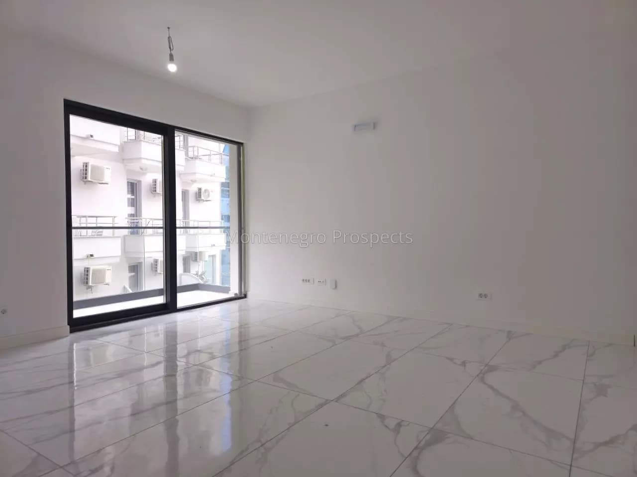 Jednosoban stan na samo 100 metara od mora, Rafailovići