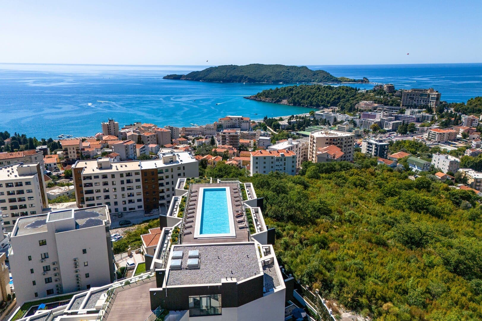 Jednosoban stan sa pogledom na more i planine, Bečići, Budva