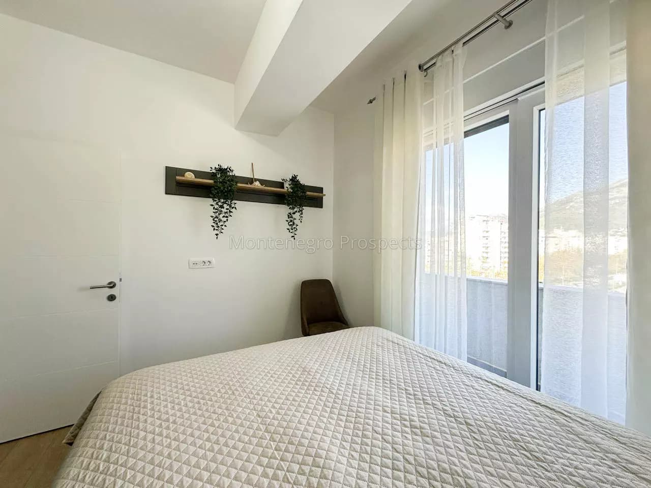 Jednosoban stan u Baru, sa djelimičnim pogledom na more