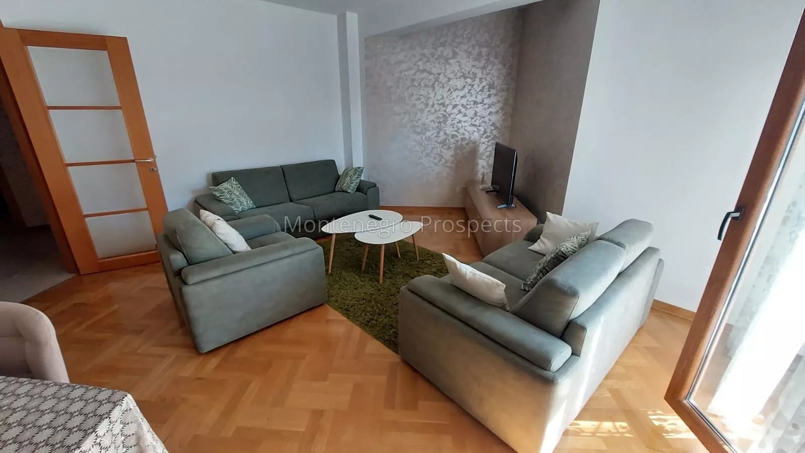 Jednosoban stan u centru grada, nedaleko od mora, Bar