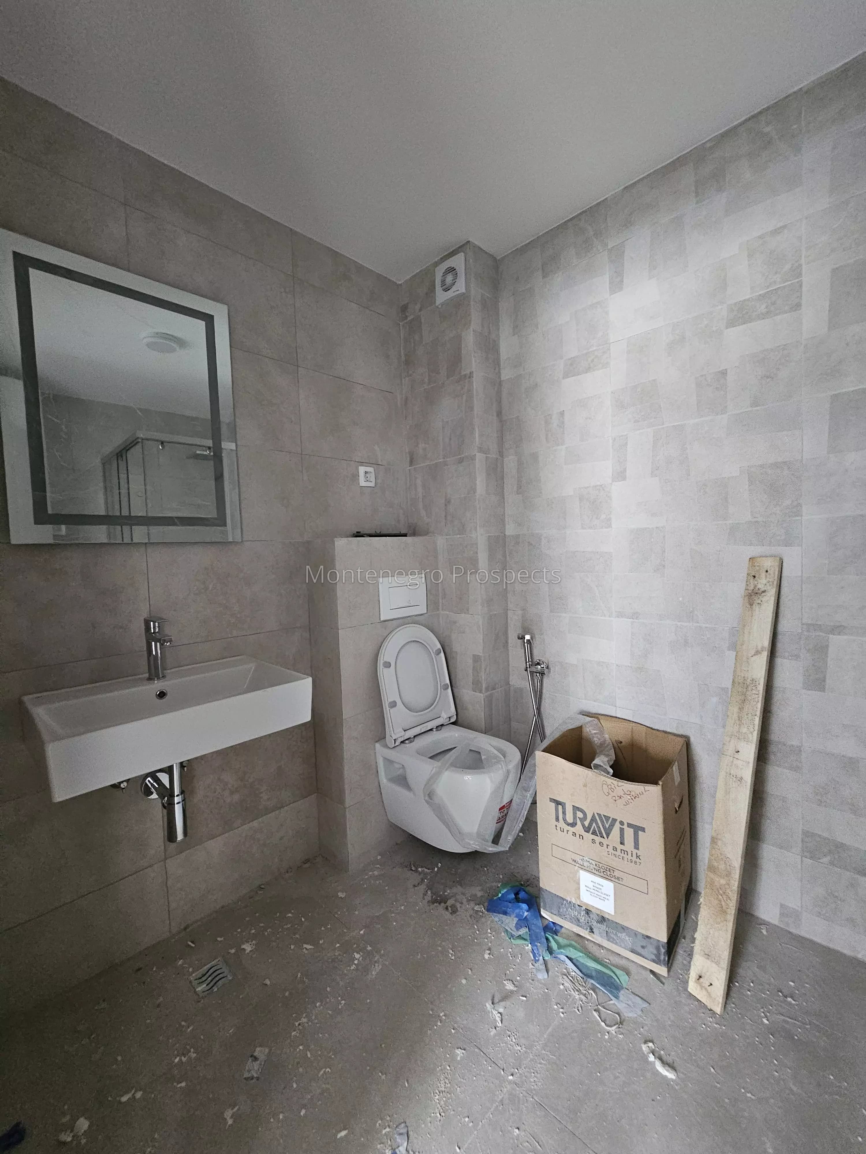 Jednosoban stan u izgradnji, Bar