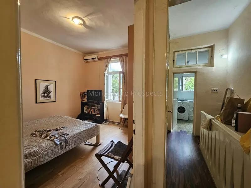 Kuca u srcu Herceg Novog na fantasticnoj lokaciji na minut od mora