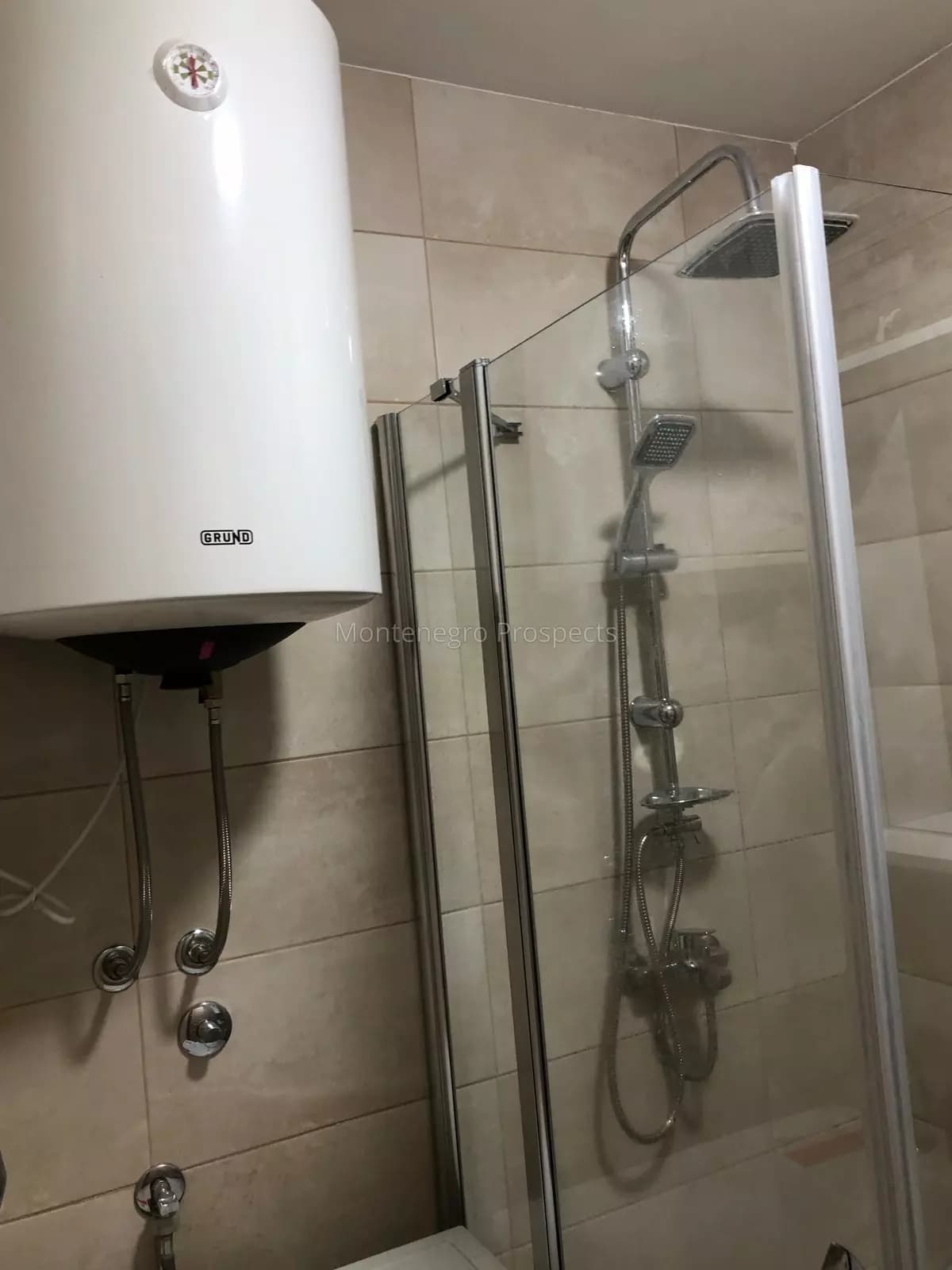 Lijepo namješten studio u novoj zgradi u Budvi