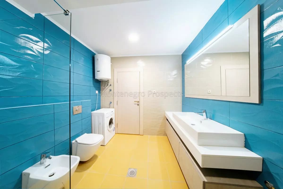 Luksuzan stan sa tri spavaće sobe i prelepim pogledom na more, Bečići