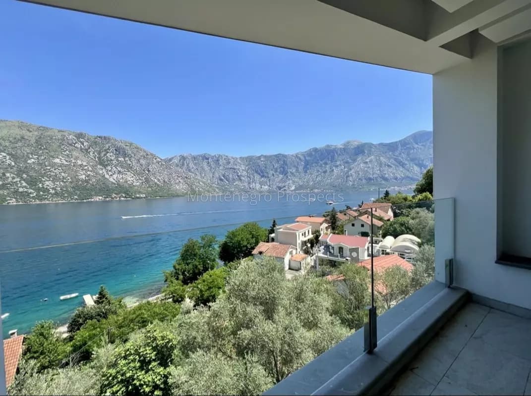 Luksuzna vila na samo 90 metara od mora, Stoliv – Bokokotorski zaliv