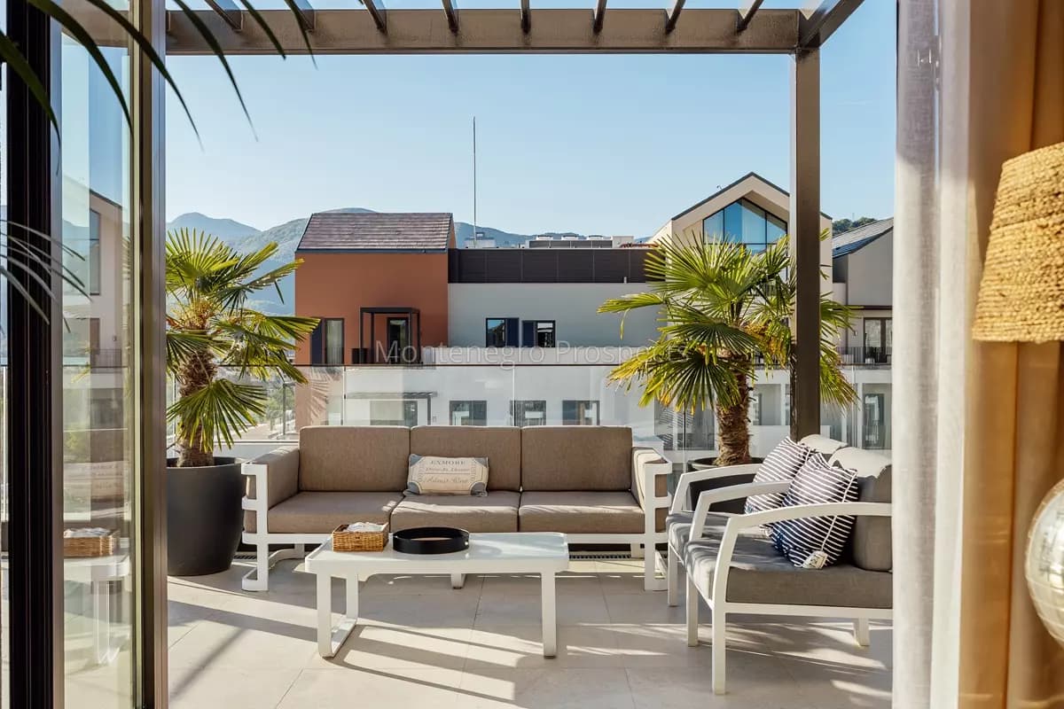 Luksuzni penthaus sa panoramskim pogledom na Bokokotorski zaliv – Porto Montenegro