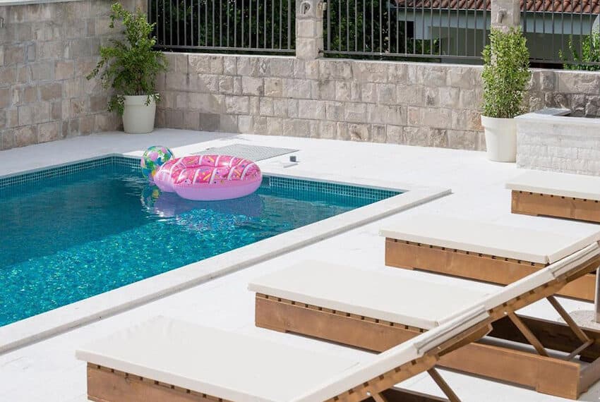 Luxury villa for sale in Stoliv