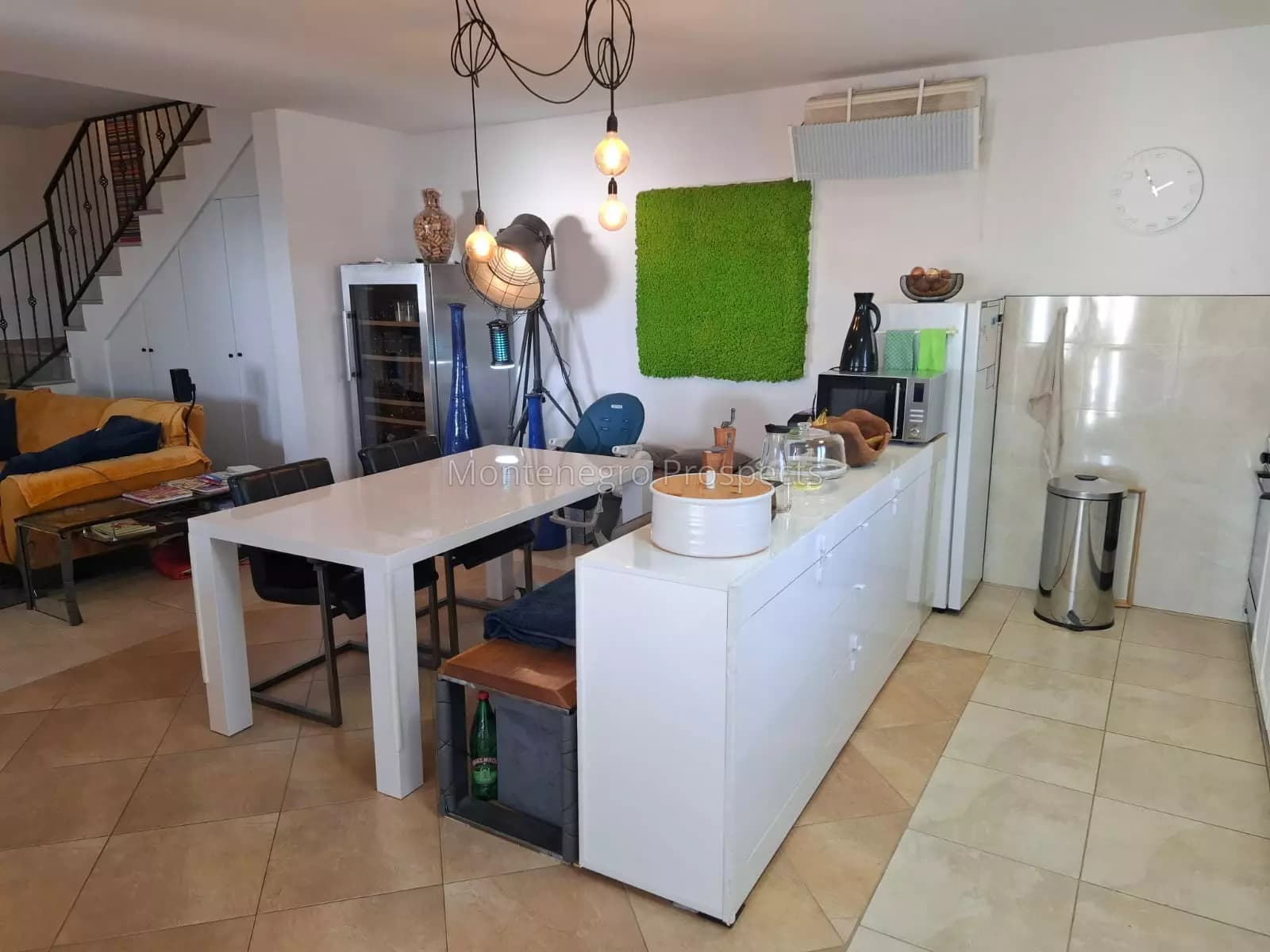 Mediteranska vila sa bazenom i panoramskim pogledom na more, Reževići