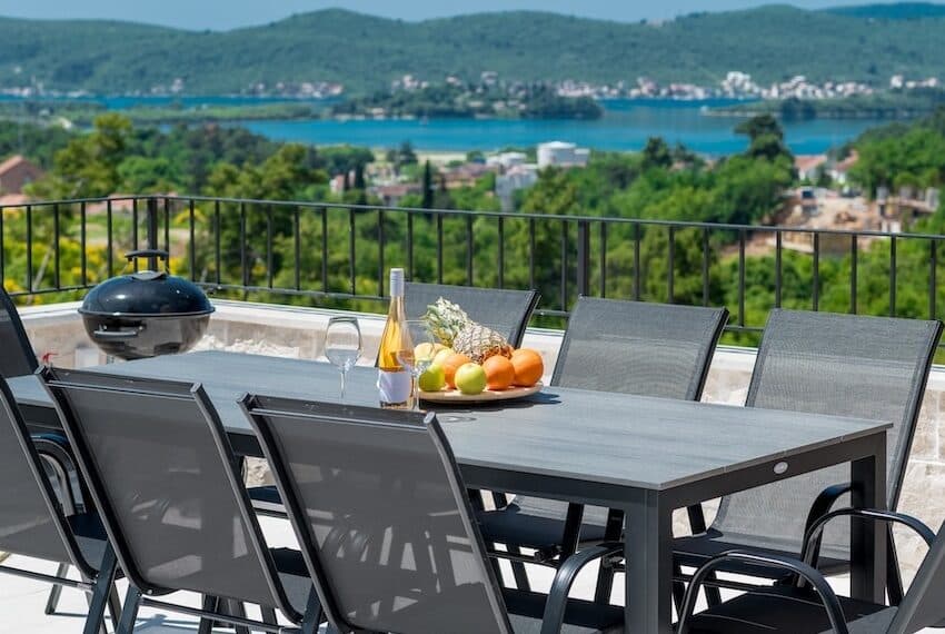 Modern four-Bedroom Villa with Infinity Pool and Stunning Sea Views – Mrcevac, Tivat