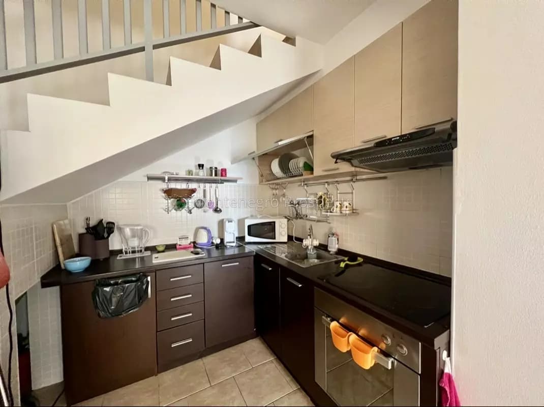 Na prodaju dupleks stan u kompleksu sa bazenom, Dobra Voda