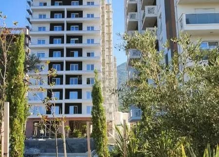 Na prodaju studio apartman u modernom kompleksu sa bazenom, smješten u gradu Bar