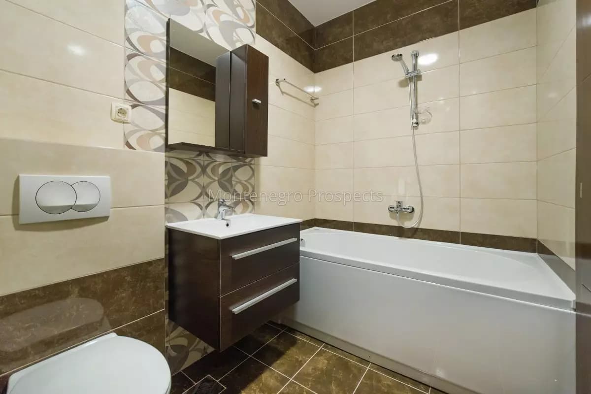 Nov dvosoban stan u Bečićima