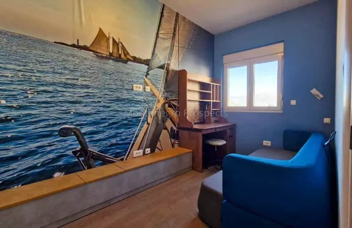 Odličan trosoban stan u Dobroti, minut hoda od Starog grada