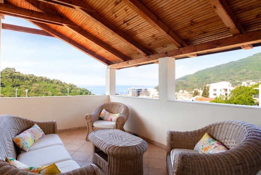 One-bedroom apartment with great sea view in Petrovac