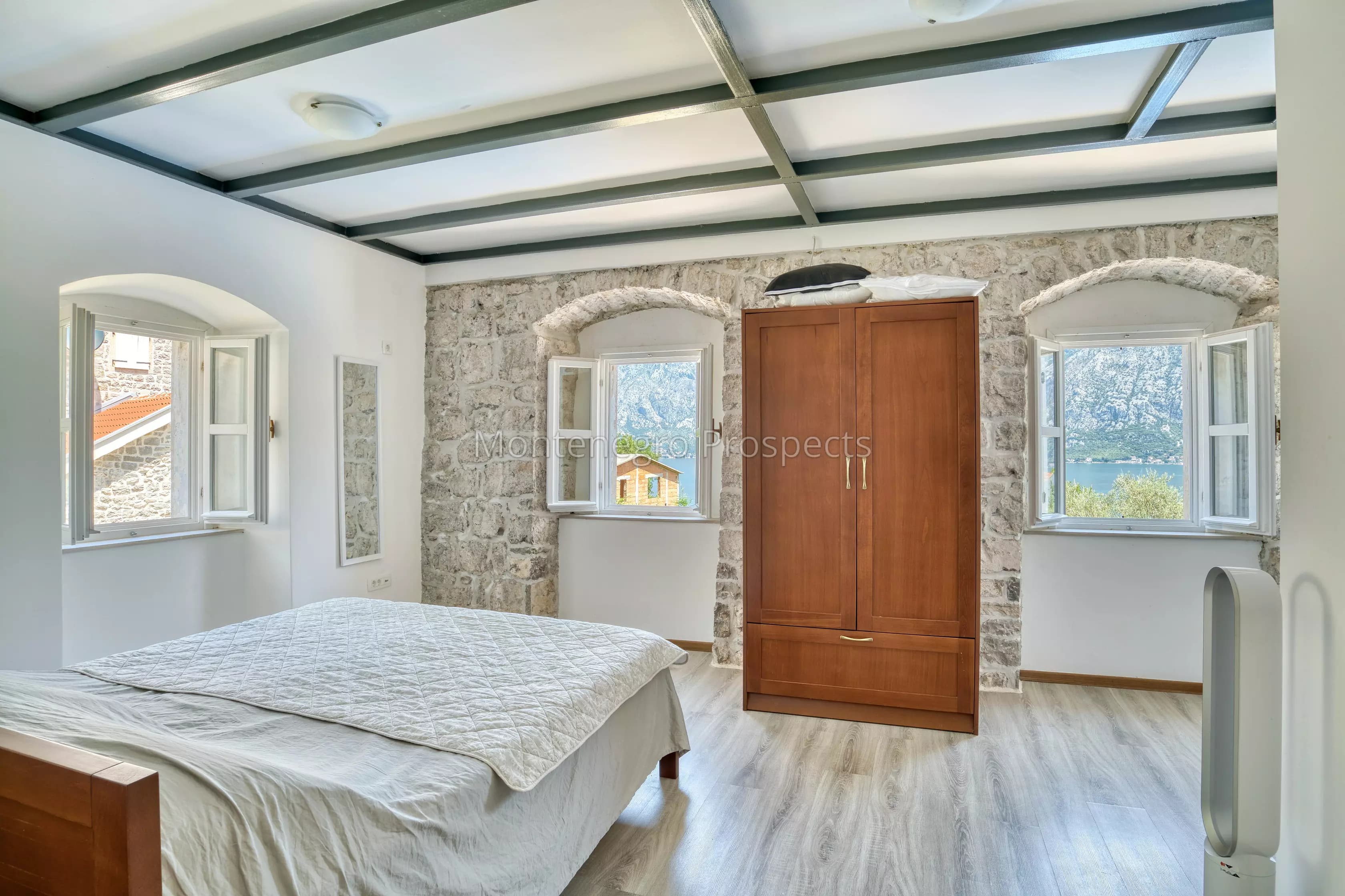 PALAZZO JEROVITSA VELIKO IMANJE U PRČNJU, KOTORSKI ZALIV