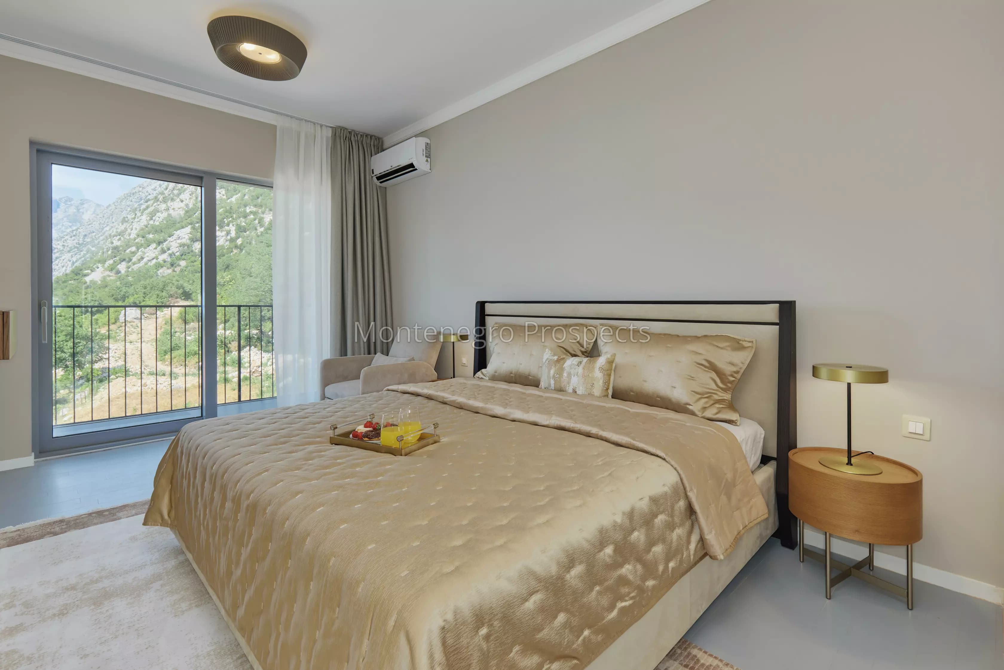 Prelijep trosoban stan sa panoramskim pogledom na zaliv, Dobrota, Kotor