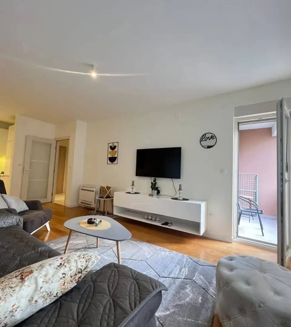Prodaja, jednosoban stan, 49m², Central Point, Podgorica