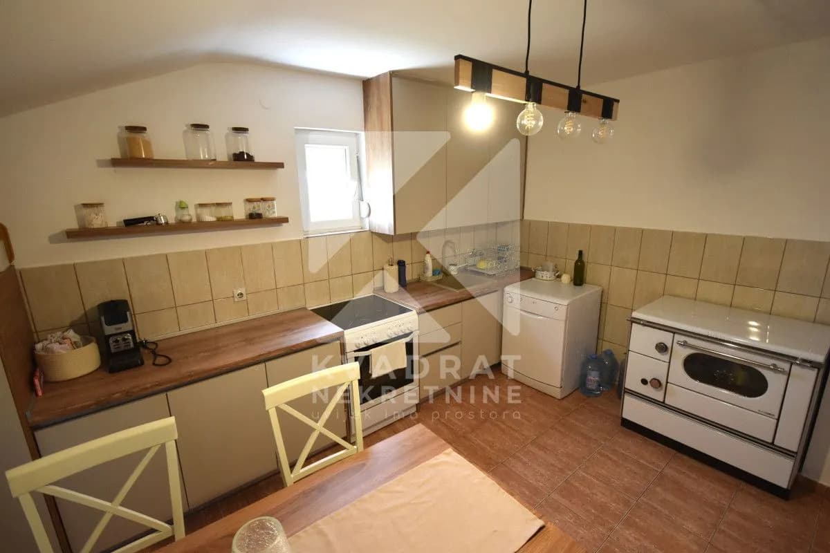 Prodaja, kuća, 220m², Donji Kokoti, Podgorica