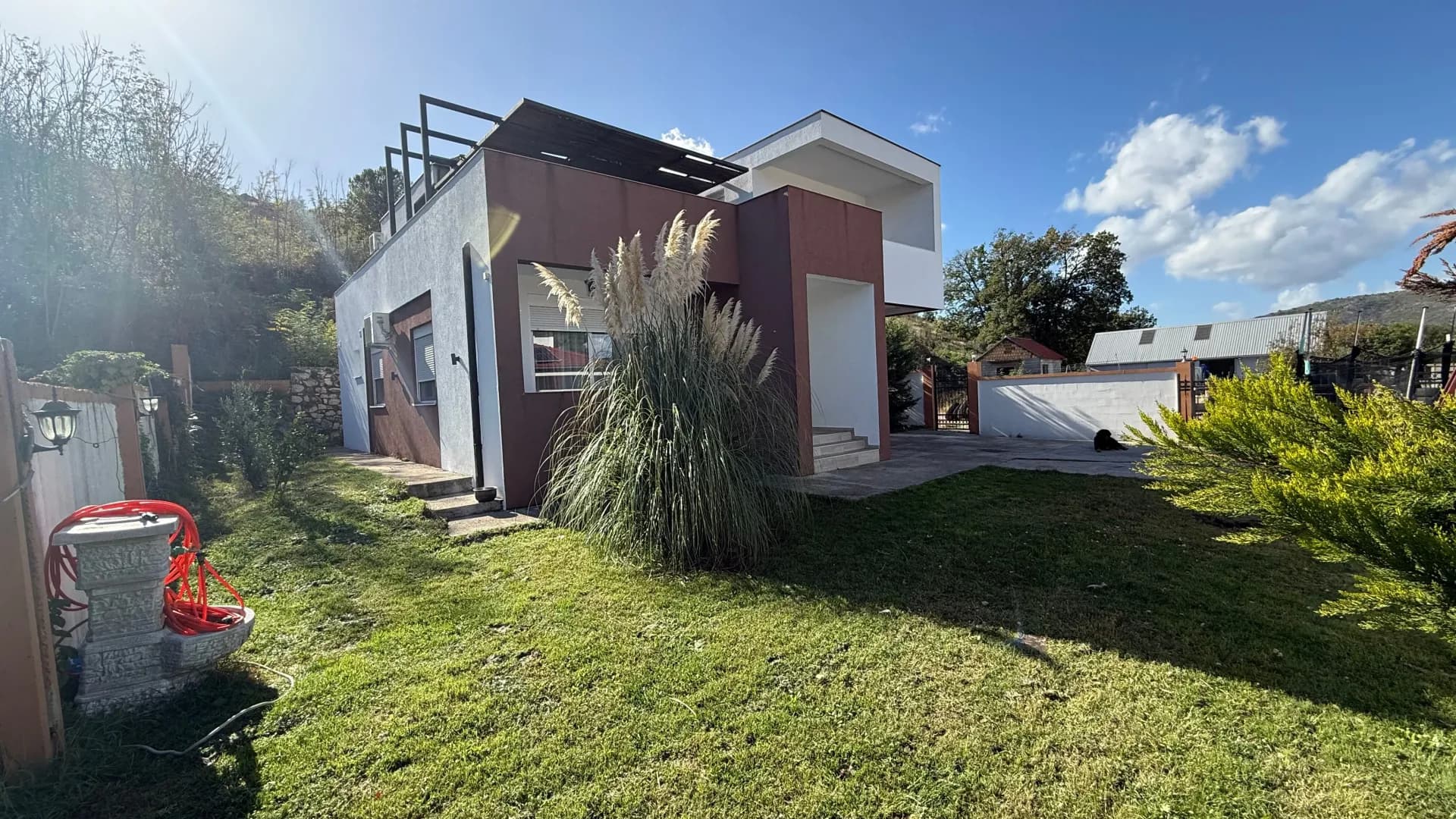 Prodaja, kuća, 260m², Gornja Gorica, Podgorica