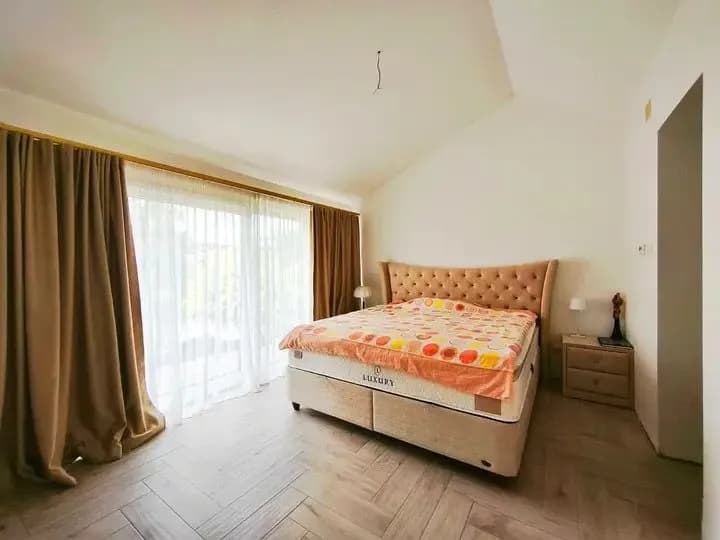 Prodaja, kuća, 350m², Preko Morače, Podgorica