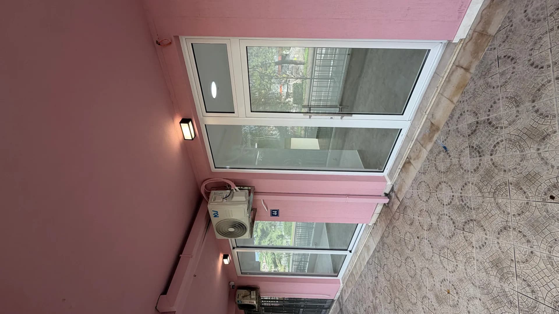 Prodaja, poslovni prostor, 57m², Krivi Most, Podgorica