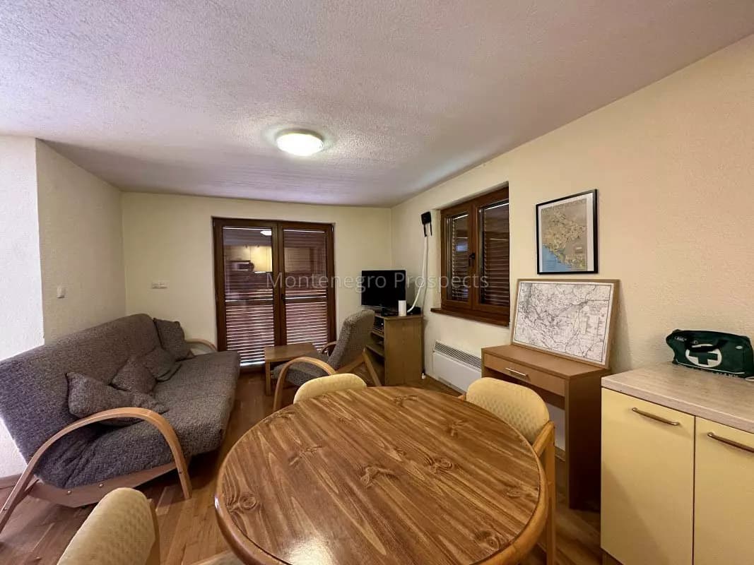 Prodaje se apartmanski kompleks na Žabljaku