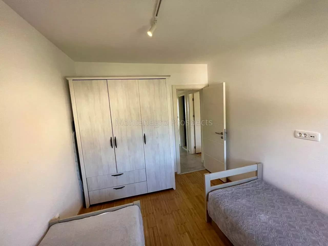 Prodaje se dvosoban stan u novoj zgradi u Baru