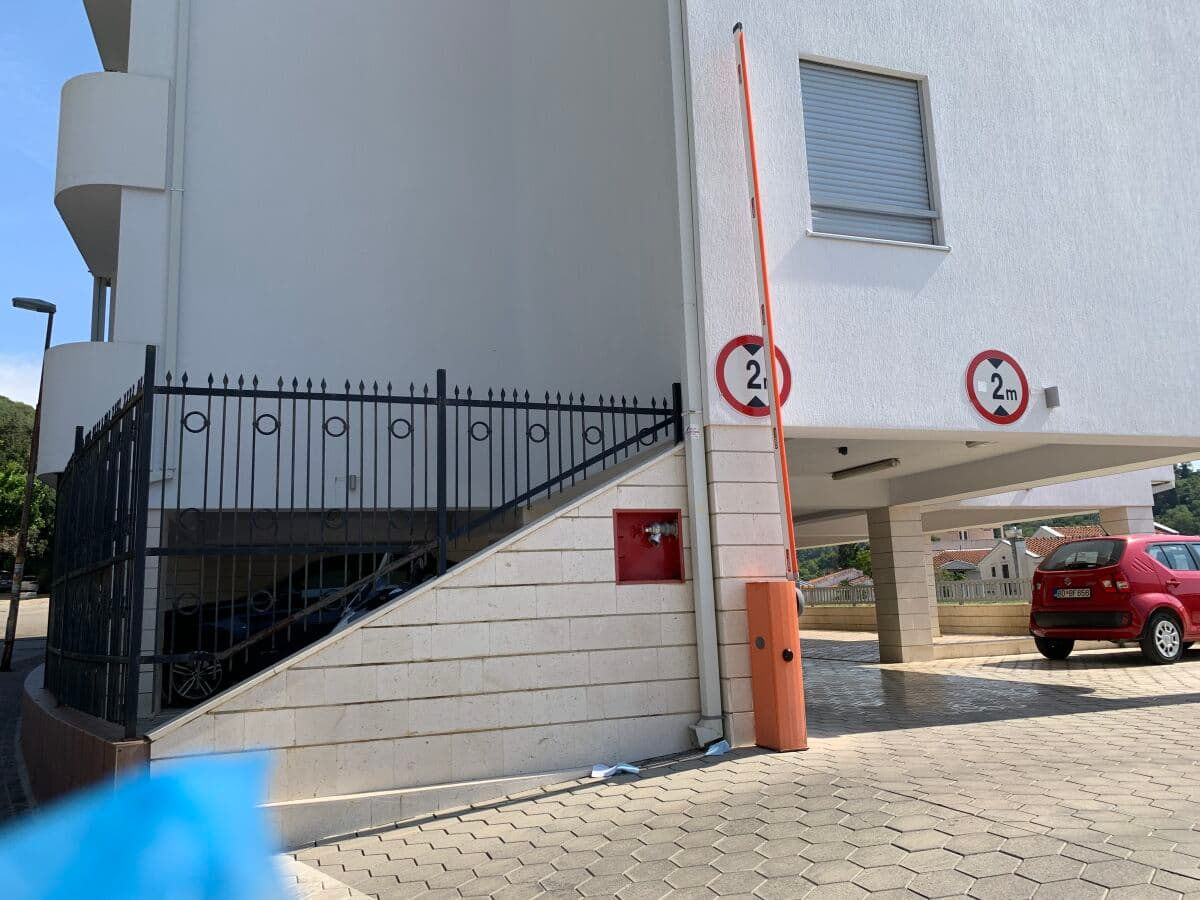 Stan sa jednom spavaćom sobom u mirnom kraju