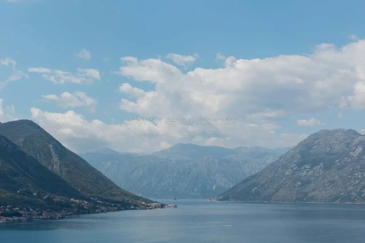 Trosoban penthaus sa panoramskim pogledom na zaliv, Dobrota, Kotor