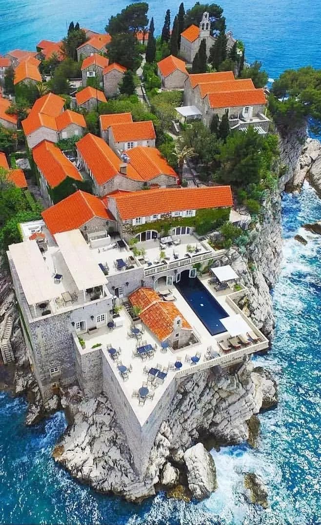 Trosoban stan u užem centru