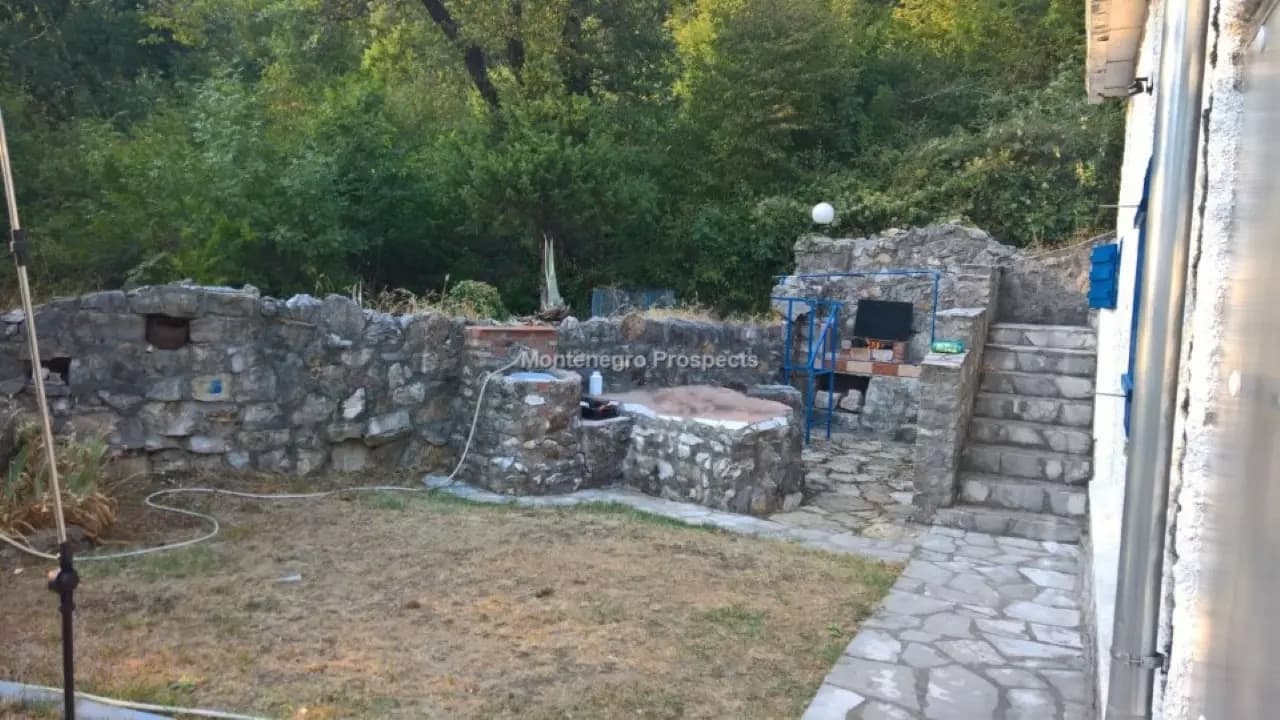 Vikendica sa pogledom na more, Stanišići, Budva